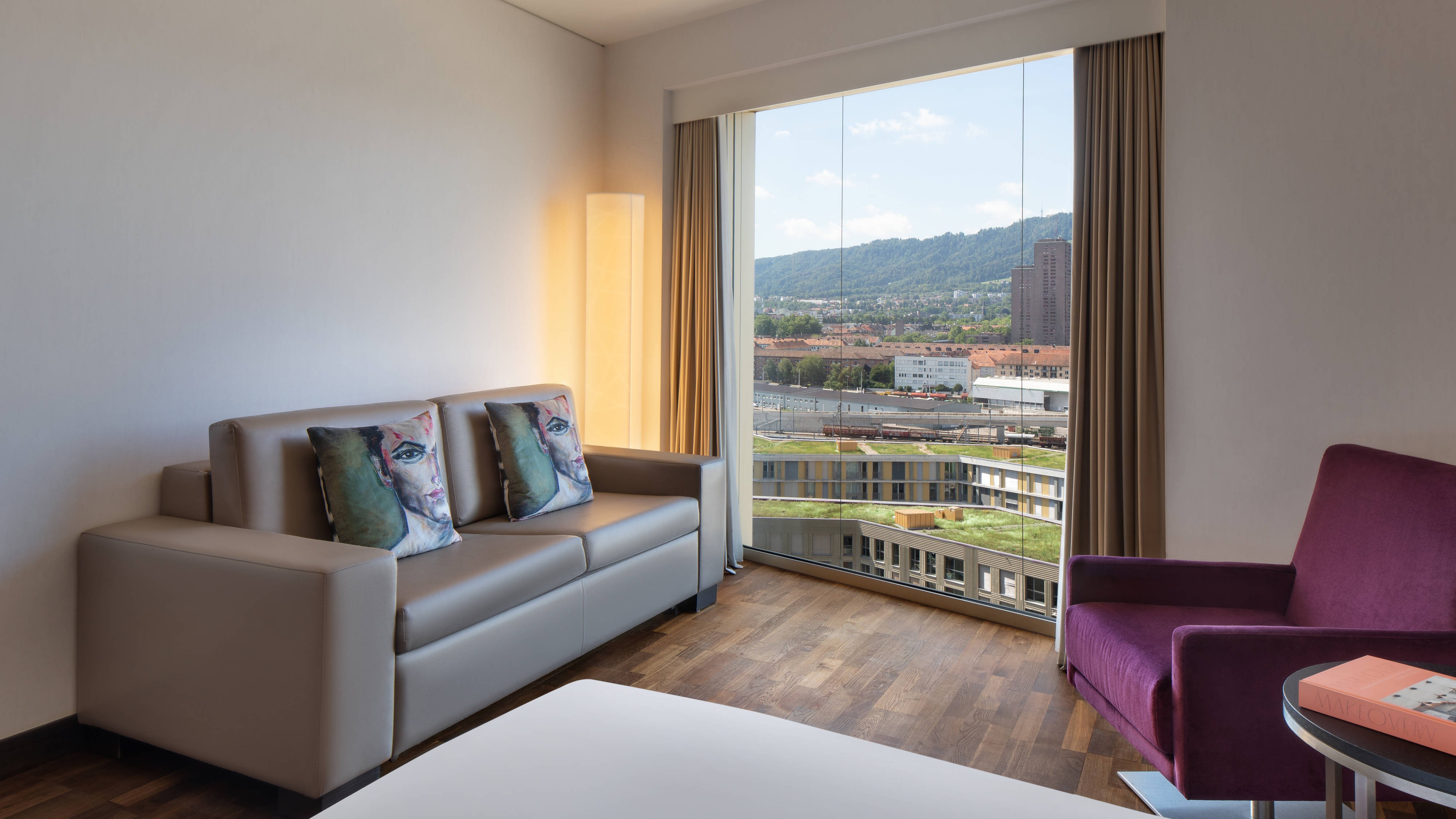 هتل  رنیسانس زوریخ